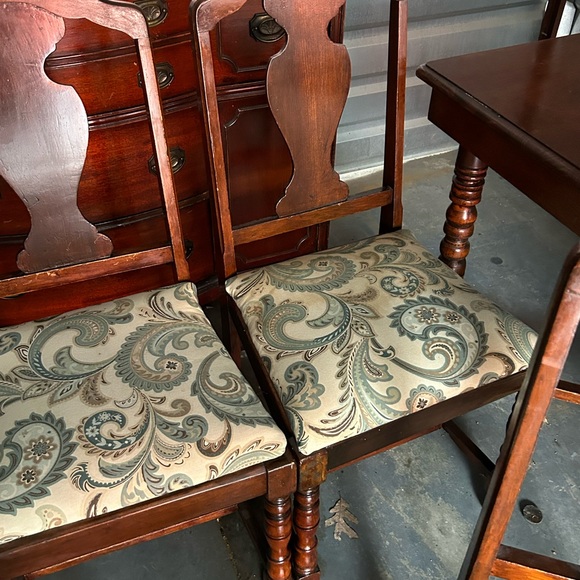 Dining Table (Antique) & 5 Chairs - Picture 4 of 7